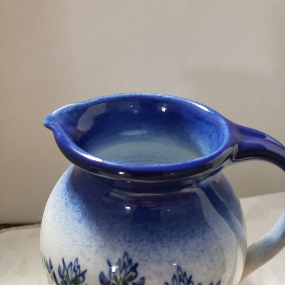 Beautiful pitcher with blue flowers and greenery Signed Donna 07 Homestead - Picture 6 of 10
